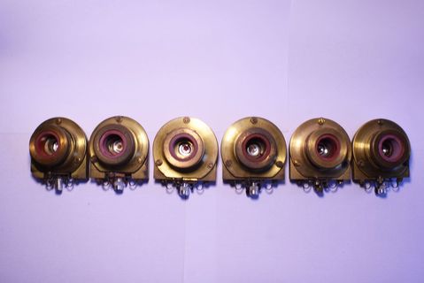 EXPERT DYNAMIC 4-Spring Soundbox collection